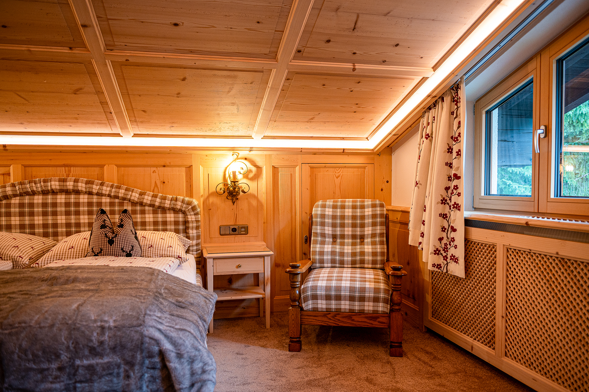 AlpenRose Doppelzimmer Dachschräge